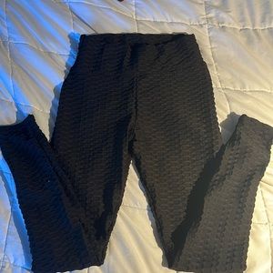 Stretchy black booty leggings